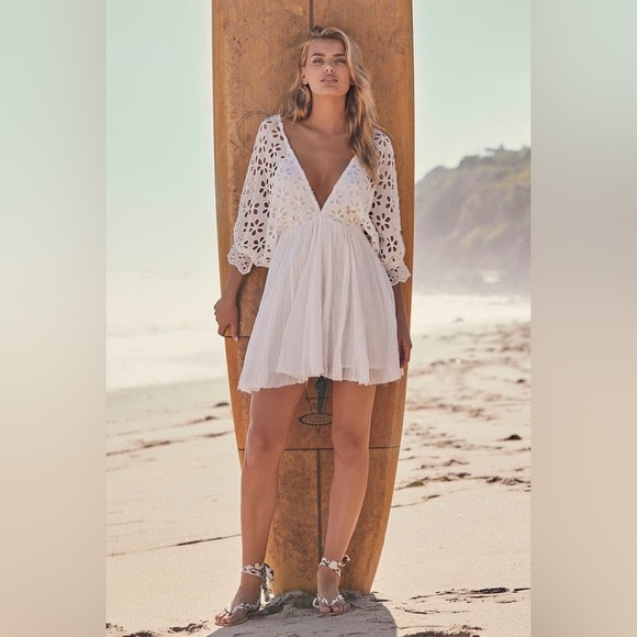 NWT Free People Bella Note Eyelet Mini Dress White Sz Small Retails $128 - Picture 2 of 15